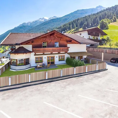 In Stubai Valley Near Slopes, Cleaning Included Appartamento *